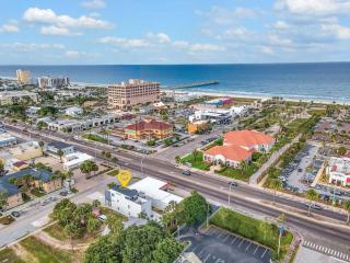 SMV Ocean View Rooftop Heated Pool & Beach - 1
