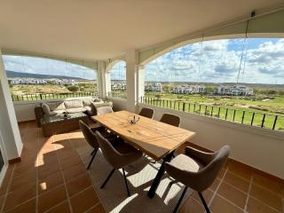 Beautiful apartment with golf and mountains view - 4