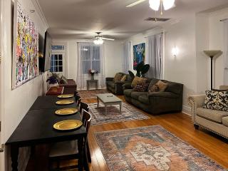 Spacious Napoleon Ave Condo - 6