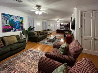 Spacious Napoleon Ave Condo - 8