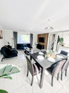 Home, but Better - Up to 11 Guests - Family & Contractor Stay - 0