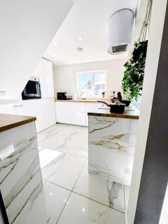Home, but Better - Up to 11 Guests - Family & Contractor Stay - 7
