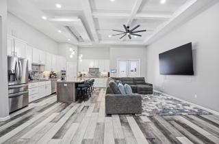 The Smart Home, Pool paradise, 5min to UTRGV, 4BR 3BA - 4