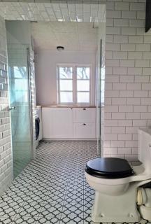 Bright and spacious home near Reykjavik center - sleeps 7 - 1
