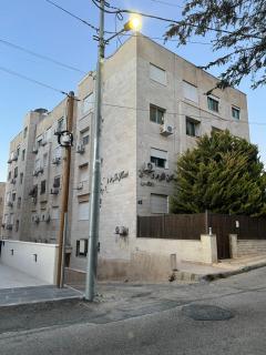 Comfortable 2BR Stay in Shmeisani - 9