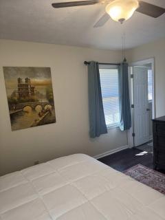 Gloria's House - 1