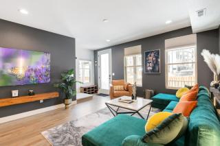 Stunning 3BD 3.5 BA - 10 Min to Downtown! Garage! - 9