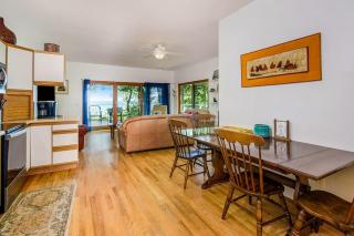 Jacobia Lakefront Retreat - 4