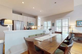 Seaglass Lakeshore Cottage - 7