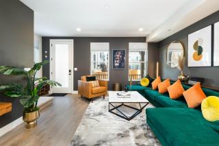 Stunning 3BD 3.5 BA - 10 Min to Downtown! Garage! - 8
