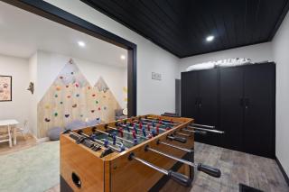 Lakeview Retreat w Hidden Lounge Teepee Camp Sleeps 13 - 8