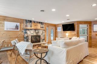 Eagle River Lakefront Oasis - 8