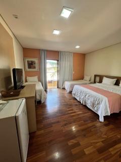 Ramada by Wyndham Furnaspark - 6