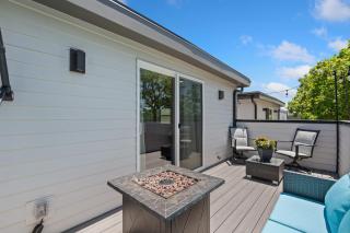 Stunning 3BD 3.5 BA - 10 Min to Downtown! Garage! - Denver - 8