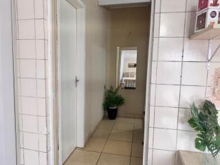 Casa de Fundos com 2 QuartosWi-fi e Estacionamento - 2