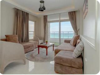 Luxurious Beachfront Apartment - 8