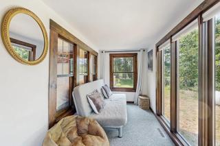 Cozy Green Cottage - 1