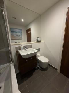 Stunning City View Studio Apartment by StaySavvy Accommodation - 1