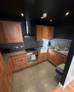Central Liverpool 2-Bed Balcony Apartment by StaySavvy Accommodation - 7
