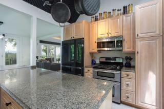 Hilltop Escape with Views & Hot Tub - 8