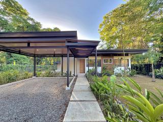 Casa Elena, A brand new home with pool, wifi and sleeps 6 - 5
