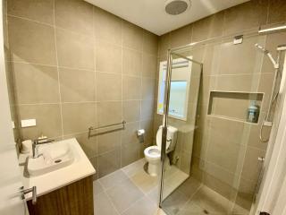 Brand New Home in Ocean Grove 6 beds - 4 bedrooms - 1
