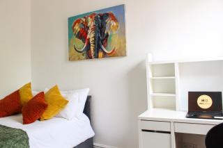 3-Bed Bearwood Midland Met No CAZ Free Parking - 9