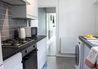 3-Bed Bearwood Midland Met No CAZ Free Parking - 8
