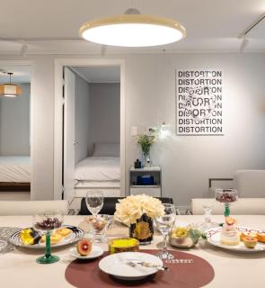 Seoul Pause - Hongdae, Mangwon, Hannam, Itaewon, 4 beds for 8 people, 3-story private house, rooftop - 7