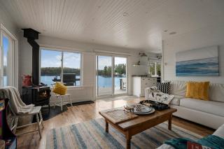 Stunning Healey Lake Retreat with Gym, Kayaks and BBQ - 9