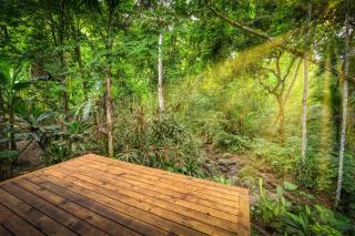 Wooden Cabin with deck Over Creek, walk to beach - 3