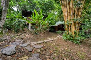 Wooden Cabin with deck Over Creek, walk to beach - 6