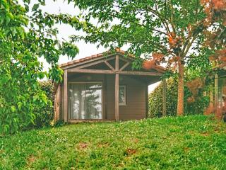 Getaway near Monclar Lake with pool - 9