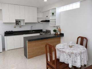 Departamento entero cerca de la plaza - 7