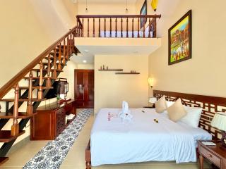 B'Hoian Retreat - 3
