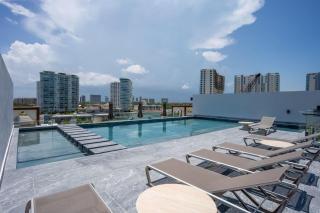 Luxury 3BR Penthouse with Private Rooftop - 9