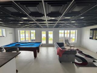 Le Cerf, Waterfront, spa, games room, and kayaks - 2
