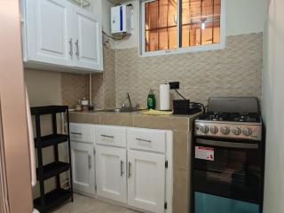 Charming studio apt-wifi-AC-Netflix-1 Bath-1 Bed - 9