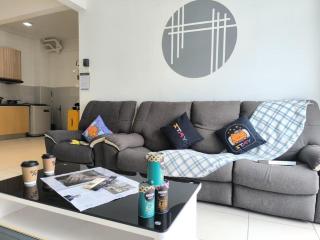 The Garden Stylish 2BR With Living Room By STAY - 7