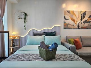 Lil' Olive Spot at SOHO Central Condo in front of Edsa Shangri-la Mall - 7