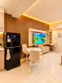 Spacious Aesthetic Studio Unit at Cebu Business Park - 1