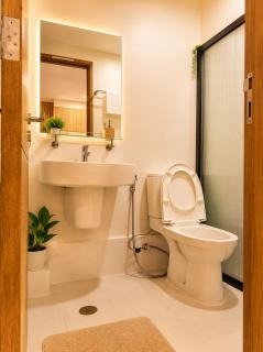 Spacious Aesthetic Studio Unit at Cebu Business Park - 1