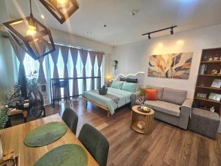 Lil' Olive Spot at SOHO Central Condo in front of Edsa Shangri-la Mall - 2