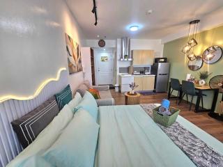 Lil' Olive Spot at SOHO Central Condo in front of Edsa Shangri-la Mall - 4
