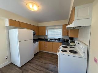 Vancouver Cozy Room - Central Location - 8 Min to Downtown - Free Parking - 9