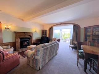 Beautiful 4BR Period Home With Spectacular Views - Pass the Keys - 1
