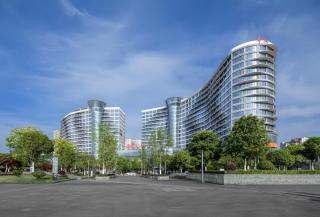 Sky Realm Grand Hotel-Free pick-up-English-speaking service on site - 2-min walk to Tianmen Peaks Cable Car - National 5-Deluxe Hotel -Free buffet breakfast - Free travel info - 8