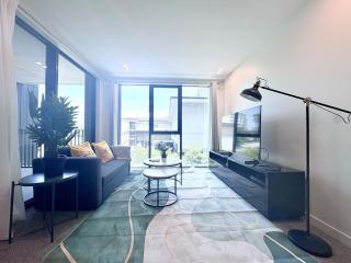 Modern new 1b1b apart in dickson, pool, free P - 2