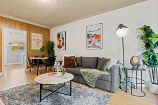 Stylish 2 Bedroom Retreat - 10 mins to City, Beach and Adelaide Oval - 9