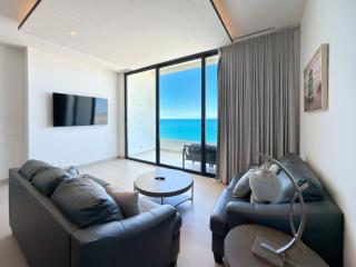 Beachfront 1BR High-Floor Panoramic Views - 9